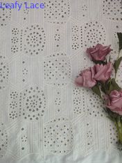 il tessuto di Tulle dello zecchino del fiore 3D ha ricamato lo stile netto nuziale del pizzo