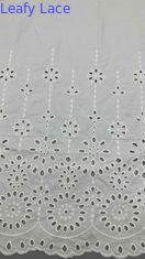 Bianco 100% di cotone laser fuori fiore ricamato tessuto di cotone dal cortile per abito donna di moda