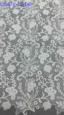 Tessuto ricamo chimico a larghezza completa con disegni floreali bianchi Tessuti a corda per abbigliamento femminile di moda