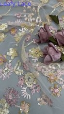 Tessuto ricamato in 3D, elegante e rilassante.