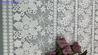 Tessuto di pizzo bianco a fiori ricamato Tessuto di occhiali morbido ed elegante per fare abiti