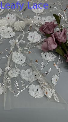 Tessuto con paillettes ricamate a terra in rete lussuosa con perline e foglie per occasioni della cultura orientale