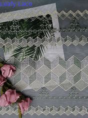 Tessuto nuziale di lusso ricamato bianco geometrico del pizzo del tessuto di Tulle