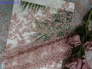 Tessuto floreale rosa del pizzo di nozze del tessuto ricamato dello zecchino dall'iarda
