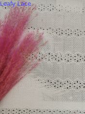 Il Broderie lineare ricamato munisce di occhielli il tessuto 100% della camicia da notte del cotone del tessuto