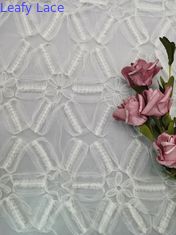 Tessuto floreale bianco Mesh Cording Embroidery del pizzo del tessuto 3D del pizzo all'uncinetto