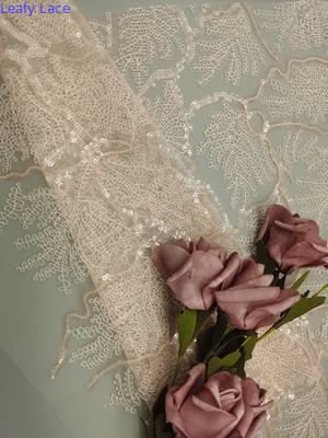 Filato materiale ricamato frondoso del ricamo di Tulle dello zecchino del tessuto rosa del pizzo poli