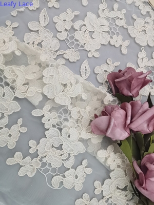 Filato Cording di colore 3D del pizzo del tessuto del cotone legato con corde floreale beige del poliestere