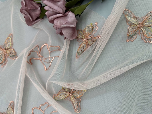 Il tessuto del ricamo della farfalla 3D di 129CM per le donne si veste