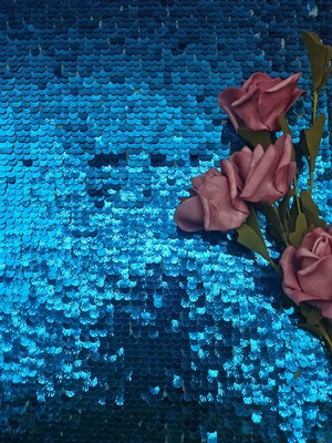 51" tessuto blu luminoso di Shell Shape Sequin Embroidery Mesh per il partito