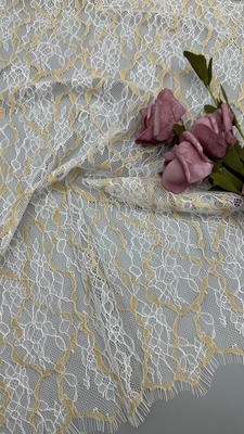 Primavera e estate French Chantilly Filato a due colori pizzo con disegno floreale con ciglia capsula leggera per abito di moda