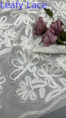 Ricamo a maglia di cotone con disegno floreale tessuto sostenibile a tutta larghezza per la primavera e l'estate