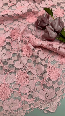 Ricamo a piastrelle rosa di foglie Elegante e duraturo Maglieria a maglia lussuosa Ricamo a tessuto di pizzo Tessuto per matrimoni, feste di compleanno Occasioni Sequin tessuto a piastrelle con perline