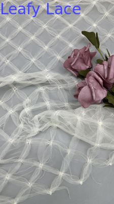 Tessuto di pizzo francese Chantilly Respirare Plaid Sequin Mesh Tessuto di pizzo Tessuto a foglia