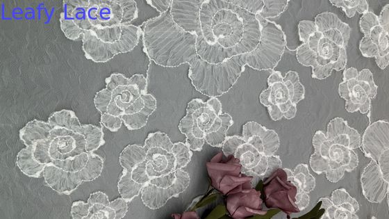 Stile vintage ricamato tessuto di pizzo 3D fiorito pizzo di tulipano bianco per progetti di matrimonio sposa