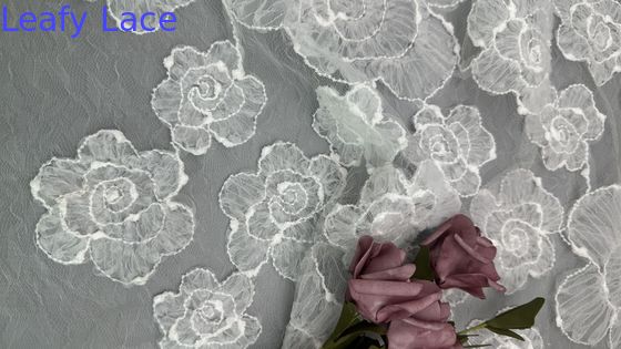 Stile vintage ricamato tessuto di pizzo 3D fiorito pizzo di tulipano bianco per progetti di matrimonio sposa