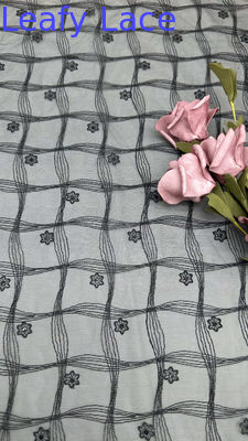 Magliette di lusso ricamate a maglia di pizzo di Tulle morbido con delicati punti floreali per eleganti abiti da sera