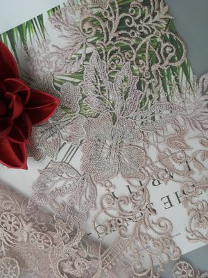 70 yarde merlettano il rosa della tovaglia hanno ricamato il tessuto del pizzo