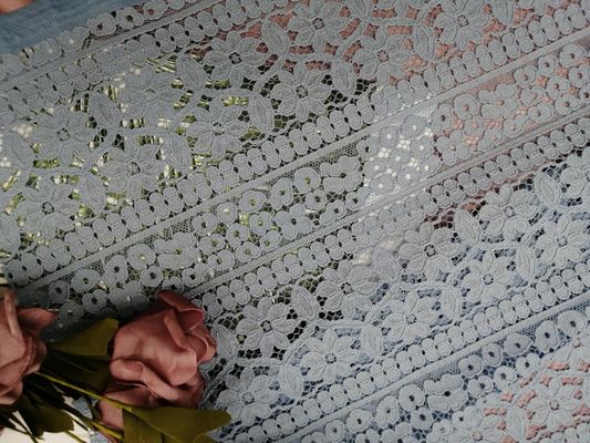 Tessuto floreale blu del pizzo del cotone 3D di 145CM per gli articoli della lettiera