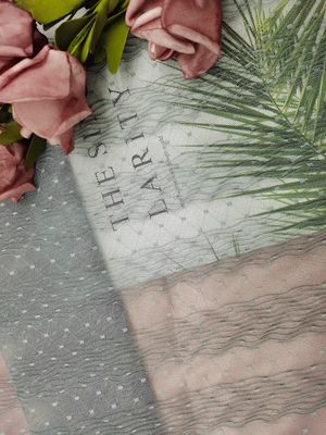 Tessuto del pizzo di Grey Polyester Crinckle Mesh Pleated per il vestito dalla bambina