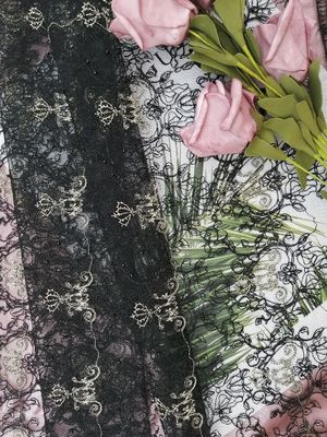 Tessuto ricamato in rilievo di lusso delicato nero del pizzo di 125CM
