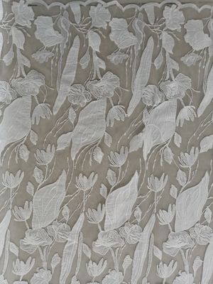 Il laser bianco ha tagliato il tessuto del pizzo del Cutwork del ricamo di applique di Tulle