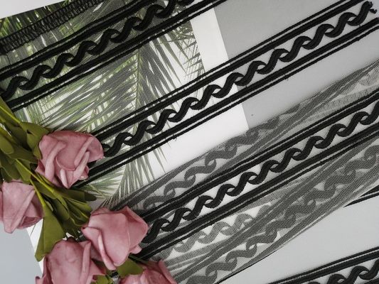 Tessuto ricamato nero geometrico lineare di nylon del pizzo