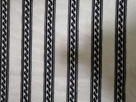 Tessuto ricamato nero geometrico lineare di nylon del pizzo