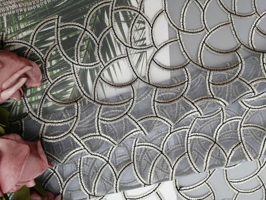 Tessuto del pizzo di Grey Allover Cutwork Geometric Embroidered