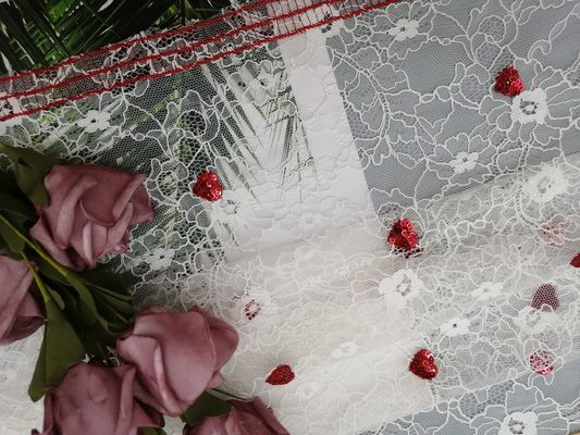 100 yarde del cuore dello zecchino rosso del partito hanno ricamato il tessuto