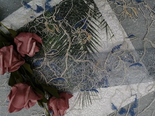 Tessuto ricamato floreale di Lurex Tulle