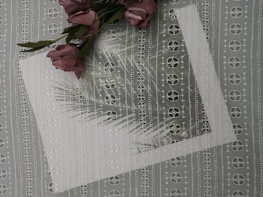 100 yarde del tessuto ricamato di seta dell'occhiello