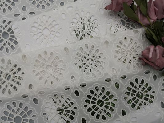 Occhiello Mesh Laser Cutting Cotton Fabric per il vestito femminile