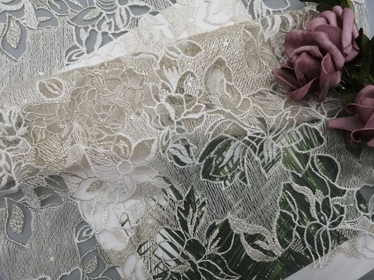60 yarde di Lurex dell'avorio metallico dello zecchino del tessuto bianco del pizzo