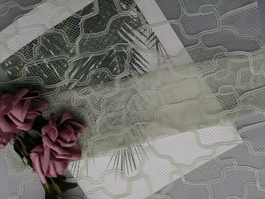 Tessuto del pizzo di Mesh French Chantilly Decorative Geometric del ricamo