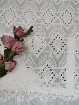 Tessuto del Broderie del cotone di Diamond Pattern Lace Eyelet White
