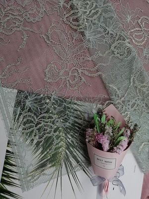 Tessuto metallico del pizzo del pettine di Lurex del ciglio francese di Chantilly