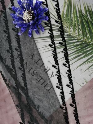 La lettera nera Tulle del tessuto domestico si è affollata Mesh Fabric