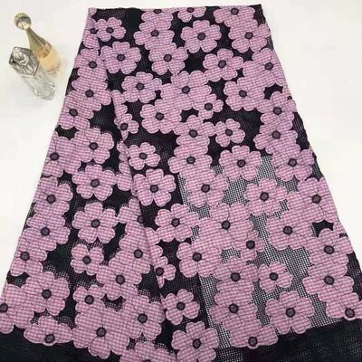 Il laser ha tagliato la maglia floreale del tessuto del ricamo di applique del pizzo