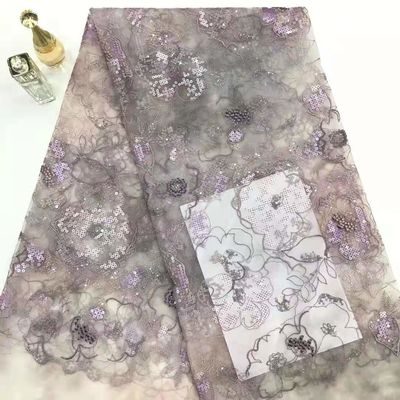 Lo zecchino floreale del pizzo di 125CM ha ricamato il tessuto per le bluse del vestito