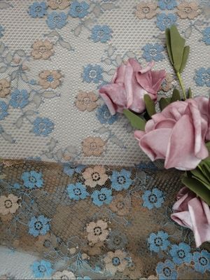 Piccolo colore ricamato floreale di signora Dress Lace Brown del tessuto del pizzo di 145CM