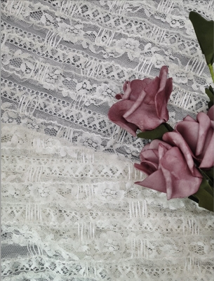 Tessuto 3D del pizzo ricamato poliestere molle bianco di Tulle 100%