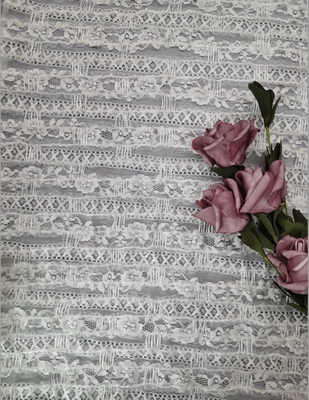 Tessuto 3D del pizzo ricamato poliestere molle bianco di Tulle 100%