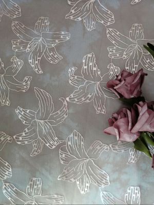 Il colore rosa ha stampato il tessuto ricamato Tulle floreale Mesh Table Runner del pizzo