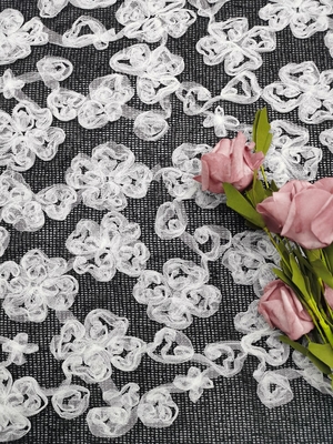 Applique del tessuto del pizzo ricamato fiore nero bianco di colore di contrasto